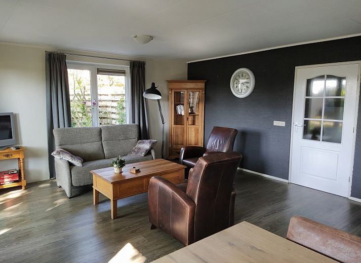 Lutke Disserot vakantiehuis in Lattrop, Twente omgeven door weelderige tuin en groene natuur.