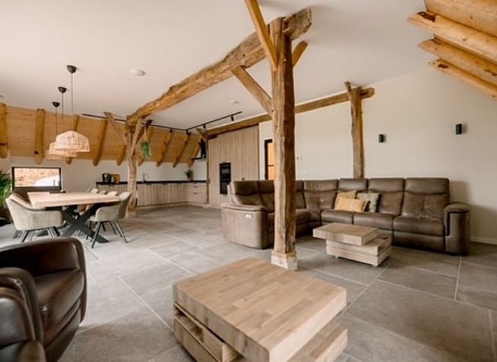 Authentic vacation home Cottage in Agelo, located in picturesque Twente, Overijssel, with charming brick facade and rural ambiance.