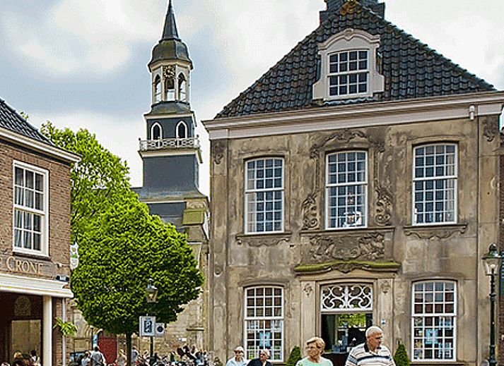 Modern kitchen in Cottage in Agelo, vacation home in Twente, Overijssel, with wooden beams and stylish decor for a cozy atmosphere.
