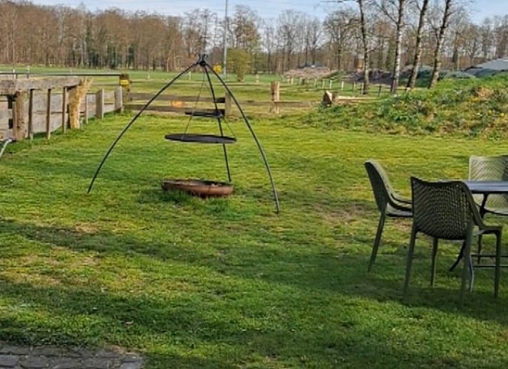 Moderne Kueche mit Herd in Ferienhaus in Glane, Twente, Overijssel.