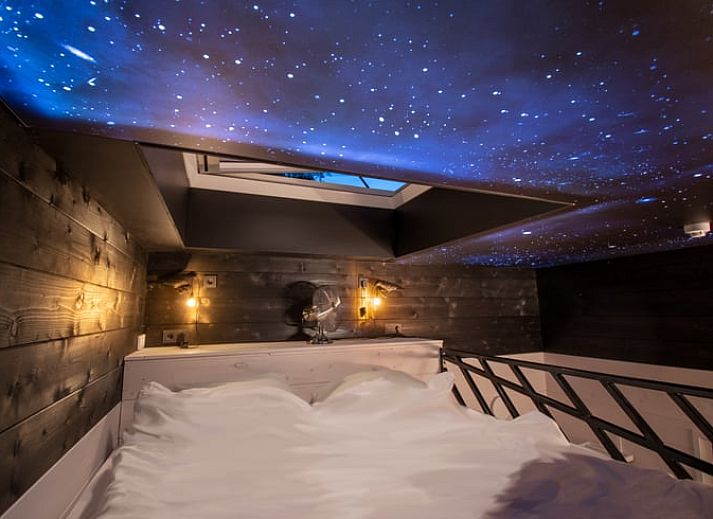 Geniessen Sie die Veranda des Ferienhauses in Lattrop-Breklenkamp, Twente, mit seiner entspannten Atmosphaere und gruenen Umgebung.