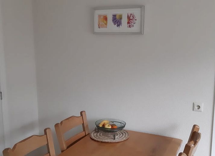 Vacation home in Lattrop Breklenkamp with spacious driveway and green surroundings in Twente, Overijssel.