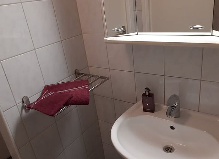 Vacation home in Lattrop Breklenkamp with spacious driveway and green surroundings in Twente, Overijssel.