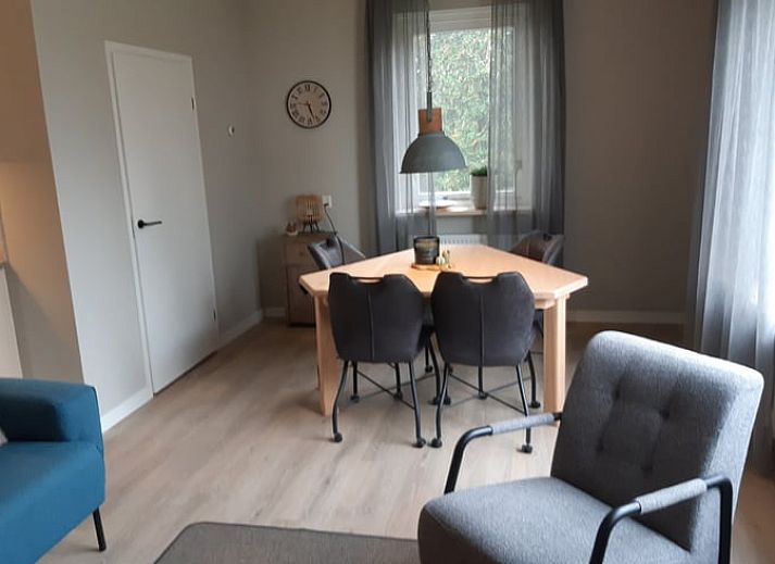 Vakantiehuis in De Pollen, Vriezenveen, omgeven door groene natuur in Twente, Overijssel.