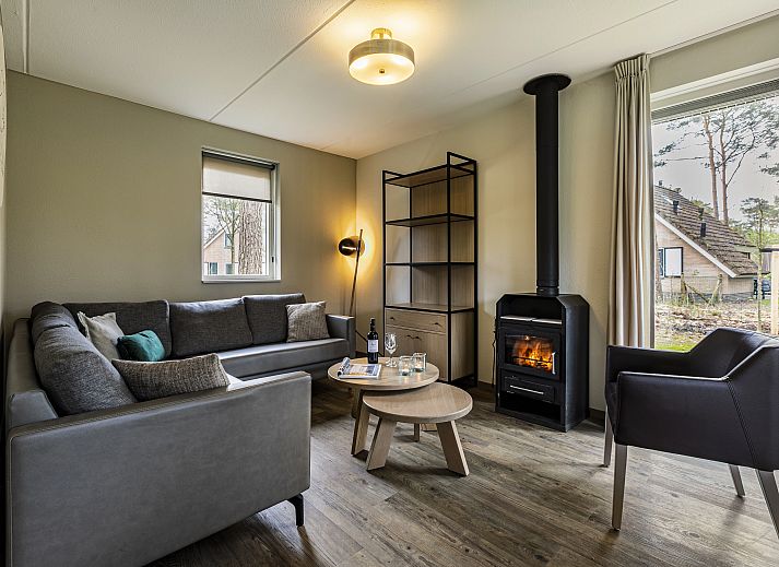 Geniessen Sie die Ruhe im 6-Personen-Hundebungalow von Twenhaarsveld in Holten, Overijssel, mit einer grossen Terrasse inmitten der Natur.