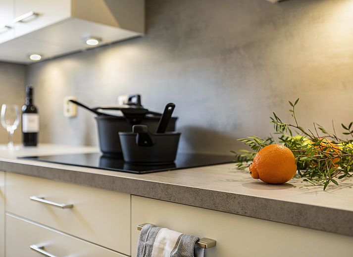 Gemuetliche Einrichtung in Twenhaarsveld 6-Personen-Hundebungalow, Holten, Salland, Overijssel. Komfortables Ferienhaus mit moderner Einrichtung.