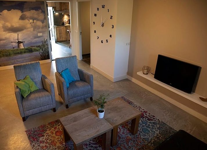 Ingang van Vakantiehuisje in Wijhe omringd door groen, Salland.