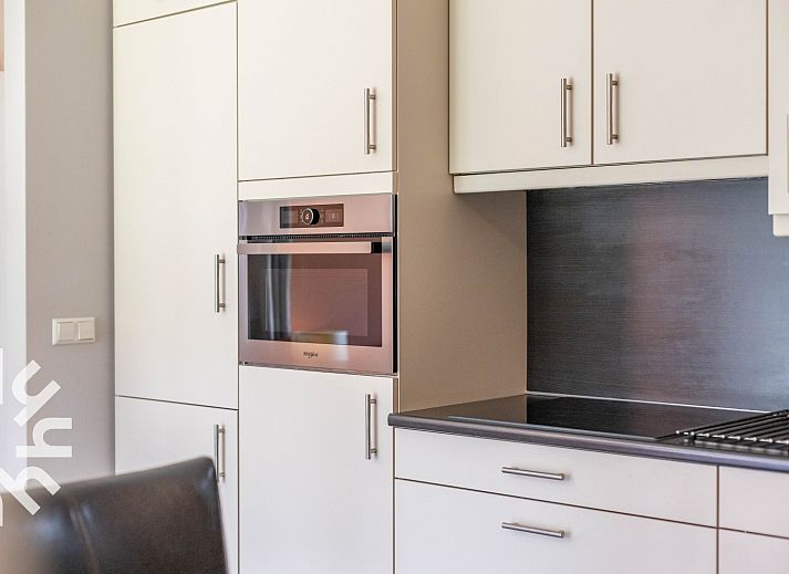 Modernes Badezimmer im Ferienhaus OV242, Luttenberg, Salland.