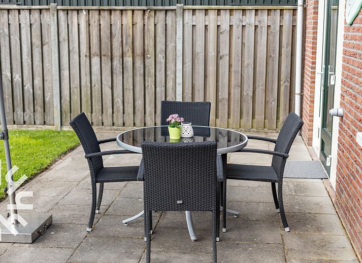 Geraeumige Terrasse im Ferienhaus OV242 in Luttenberg, Overijssel.