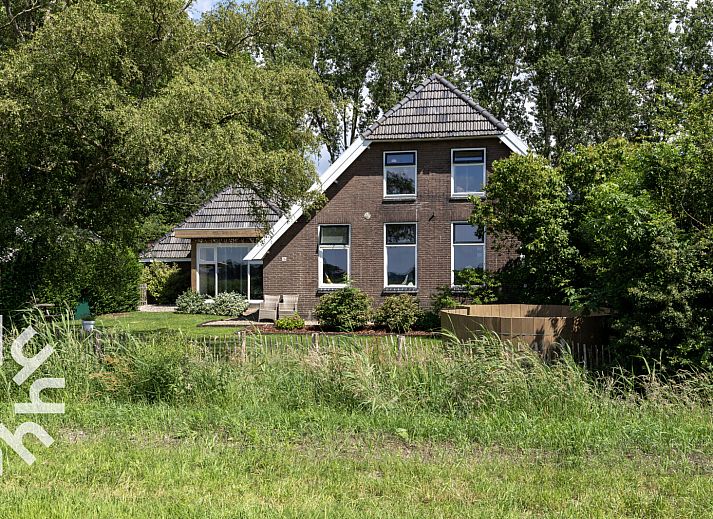 Hottub met uitzicht op de velden bij OV528 vakantiehuis in Zwolle, ontspannen in Salland, Overijssel