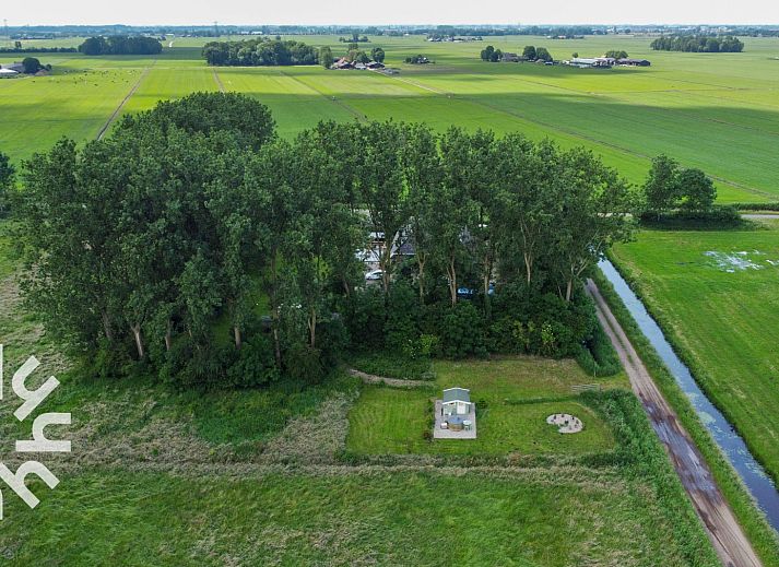 Groene tuin rondom OV528 vakantiehuis in Zwolle, perfecte plek voor ontspanning in Salland, Overijssel