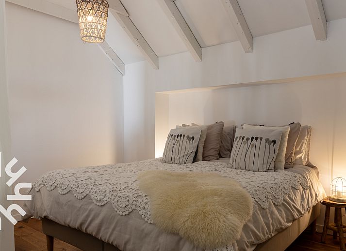 Luchtfoto van OV529 vakantiehuis in Zwolle, Salland, omgeven door uitgestrekte velden.