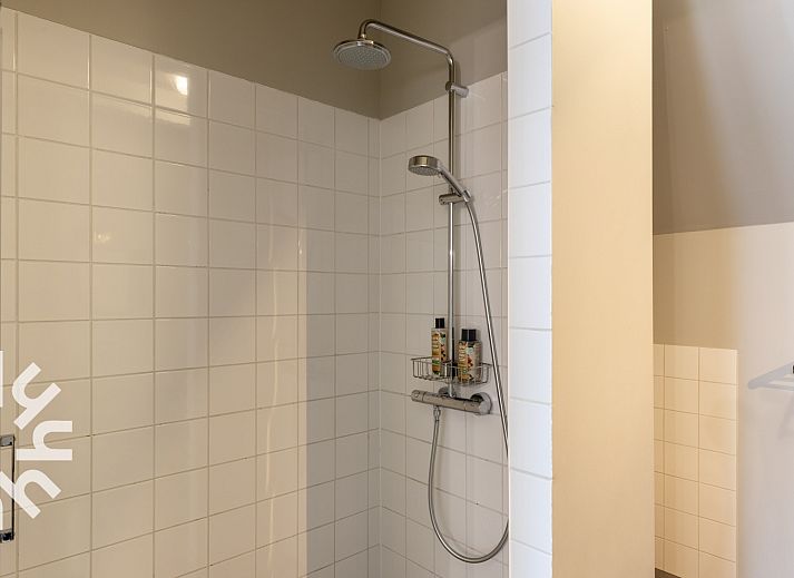 Luchtfoto van OV529 vakantiehuis in Zwolle, Salland, omgeven door uitgestrekte velden.