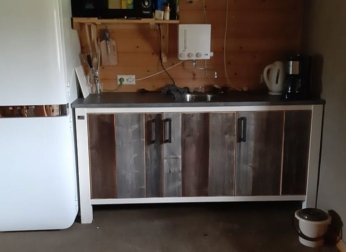 Side view of Cottage in Raalte with solar panels, located in Raalte, Salland.