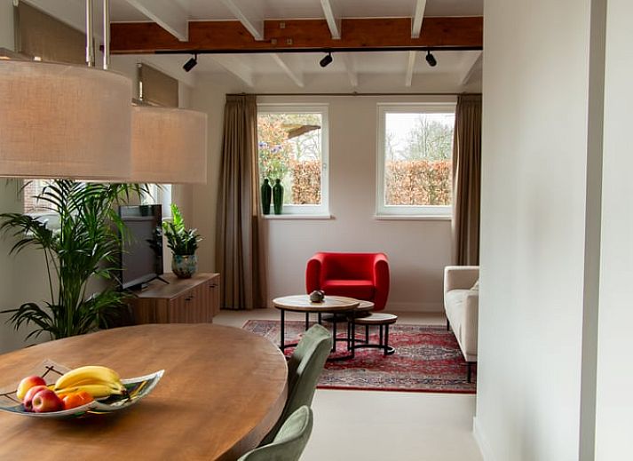 Vakantiehuisje in Deventer met zonnepanelen, gelegen in Salland, Overijssel, biedt een duurzame en rustieke accommodatie.