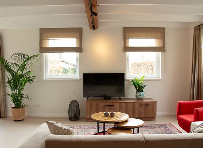 Vakantiehuisje in Deventer met zonnepanelen, gelegen in Salland, Overijssel, biedt een duurzame en rustieke accommodatie.