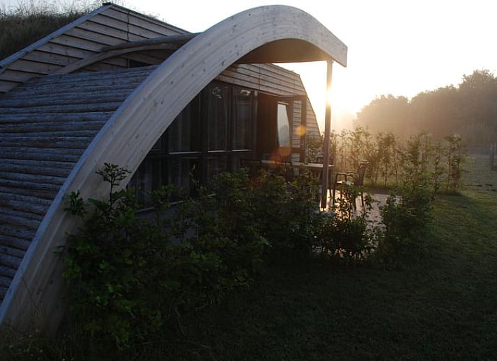 Comfortabele zithoek in Vakantiehuisje in Heeten, omgeven door de rust van Salland.