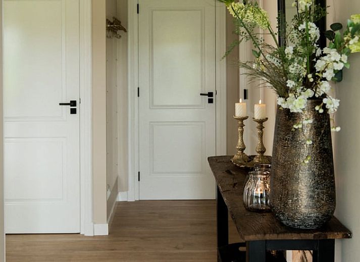 Ontspan in de jacuzzi met uitzicht bij Huisje in Heeten, een vakantiehuis in Salland, Overijssel.