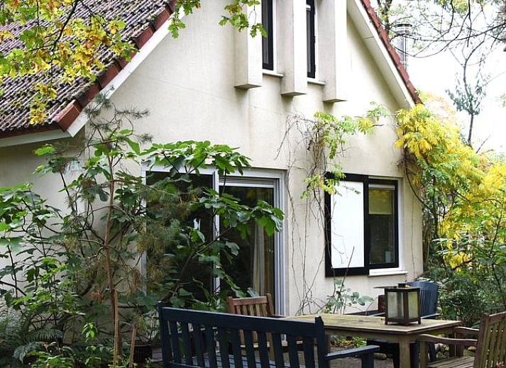 Huisje in Heeten in Salland met gezellige buitenruimte en terras omringd door groen in Overijssel.