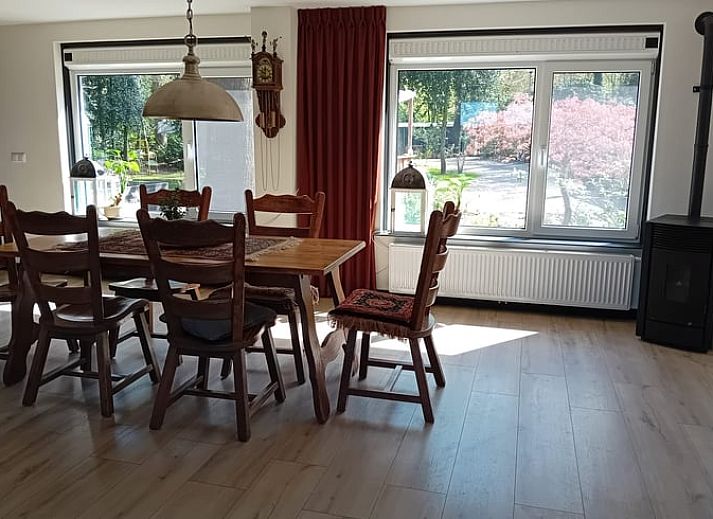 Terras bij Huisje in Heeten, sfeervol vakantiehuis in Salland, Overijssel.