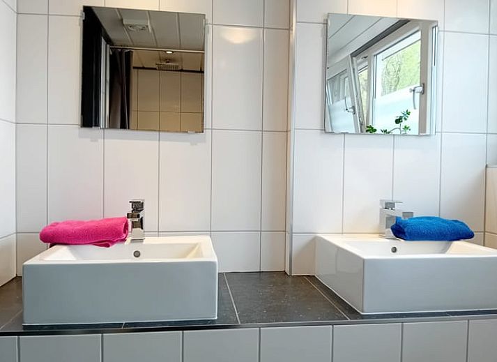 Trampoline in de tuin van Huisje in Heeten, kindvriendelijk vakantiehuis in Overijssel.