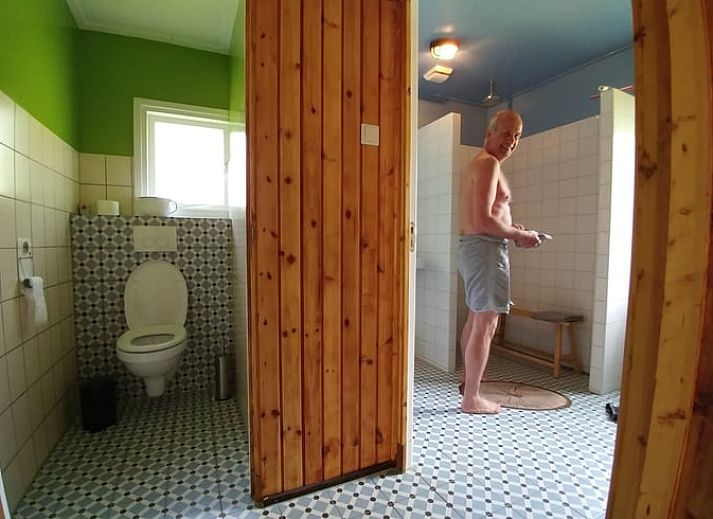 Kind geniet van de natuur rondom Huisje in Okkenbroek, vakantiehuis in Salland, Overijssel.