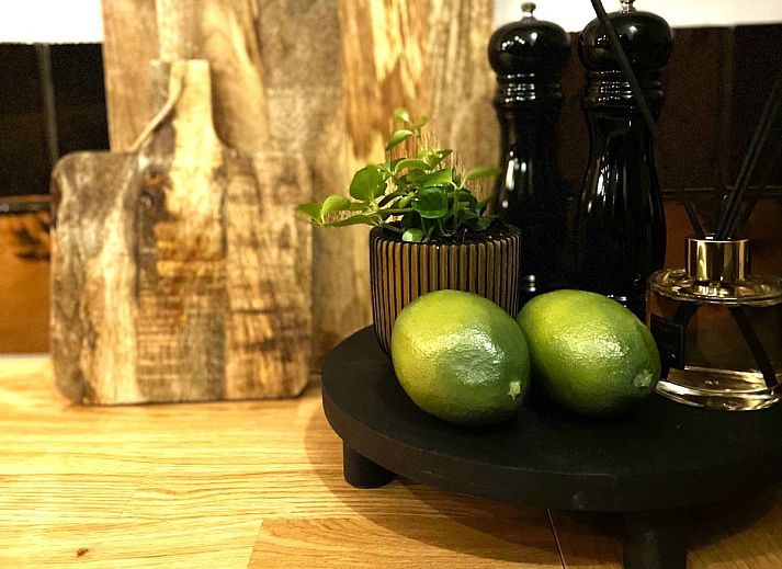 Gezellige slaapkamer in Heeresteeg vakantiehuis, Nieuwleusen, met warme inrichting, Overijssel.