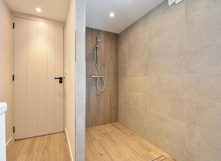 Gezellige slaapkamer in Heeresteeg vakantiehuis, Nieuwleusen, met warme inrichting, Overijssel.