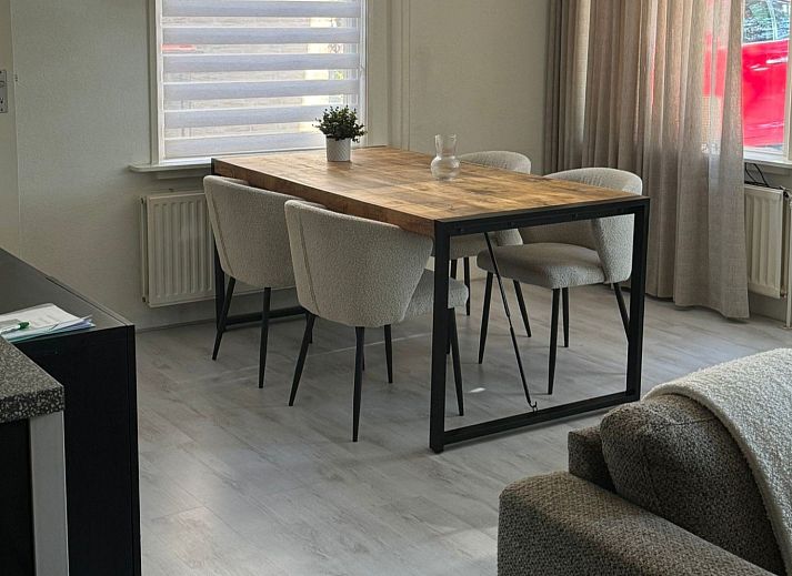 Praktischer Hauswirtschaftsraum mit Waschmaschine im Ferienhaus OV646, Nieuwleusen, Overijssel.