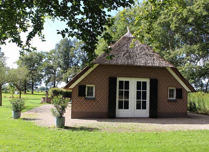 Schoener Sonnenuntergang am Cottage in Heino, Ferienhaus in Salland, Overijssel.