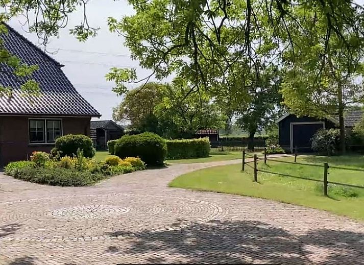 Cottage in Hellendoorn, ein charmantes Ferienhaus in Salland, Overijssel, umgeben von gruener Natur und rustikalem Charme.