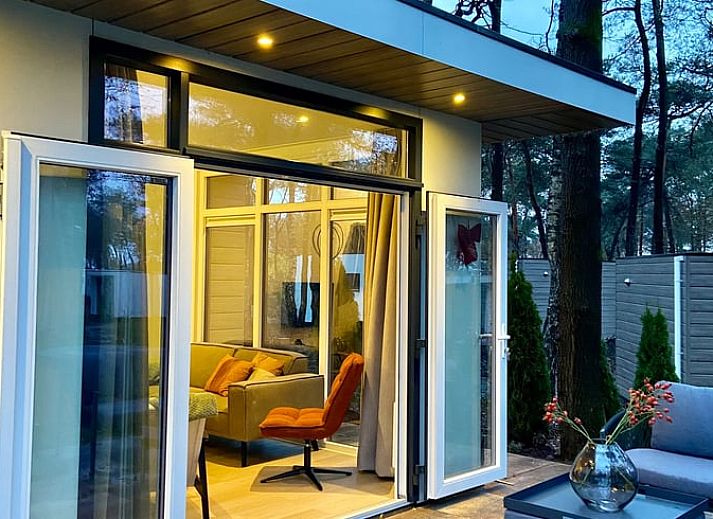 Geniet van de jacuzzi bij Huisje in Hellendoorn, vakantiehuis in Hellendoorn, Overijssel.