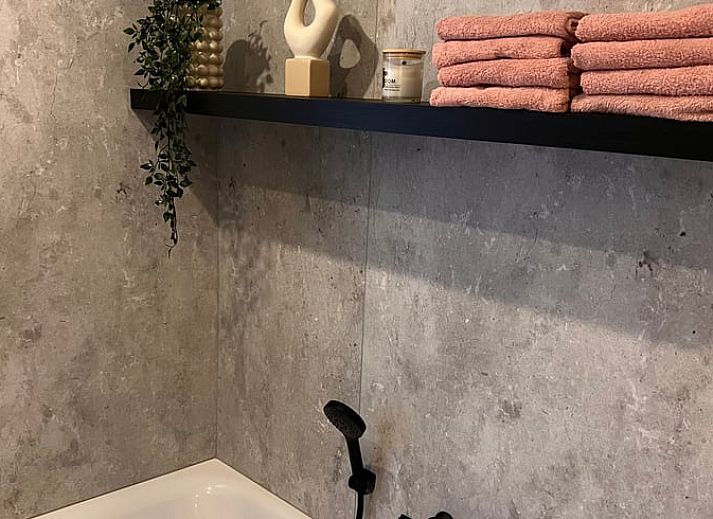 Moderne Sitzecke im Ferienhaus in Hellendoorn, Salland, Overijssel.