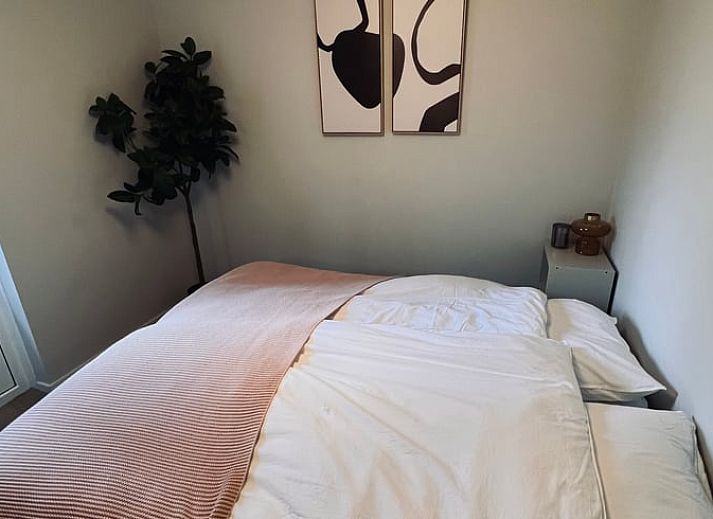 Aussenbereich mit Gartenmoebeln im Ferienhaus in Hellendoorn, Overijssel.