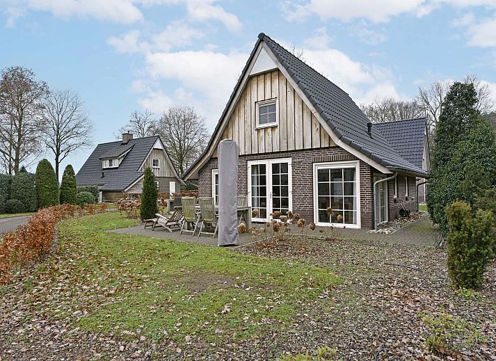 Charmantes freistehendes Haus in Hellendoorn, Overijssel, mit Terrasse und Garten, ideales Ferienhaus in der Natur von Salland.