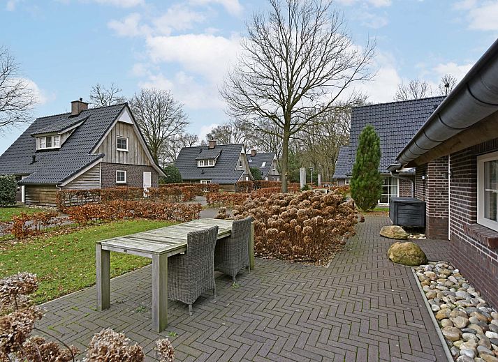 Charmantes freistehendes Haus in Hellendoorn, Overijssel, mit Terrasse und Garten, ideales Ferienhaus in der Natur von Salland.