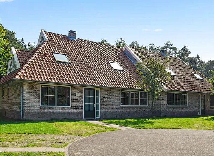 Guest house 533220 • Bungalow Salland • Landgoed De Hellendoornse Berg | 24-persoons bungalow - Extr 