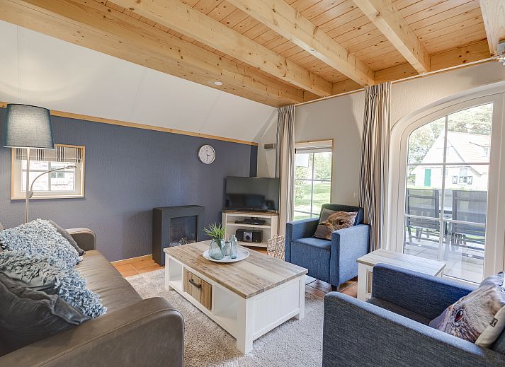 Landgoed De Hellendoornse Berg 4-persoons bungalow Notar in Haarle, Overijssel met ruime tuin en terras.