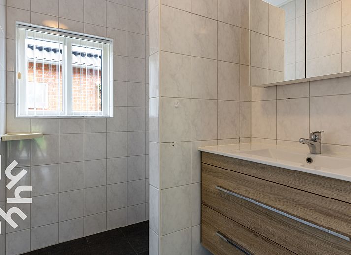 Voorzijde van vakantiehuis OV218 in Haarle, Hellendoorn, gelegen in het rustige Salland, Overijssel.