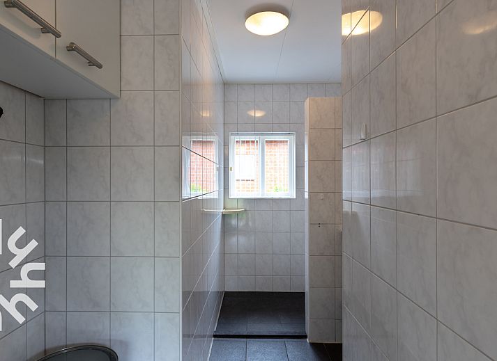 Moderne keuken van vakantiehuis OV218 in Haarle, Hellendoorn, compleet met apparatuur in Salland, Overijssel.