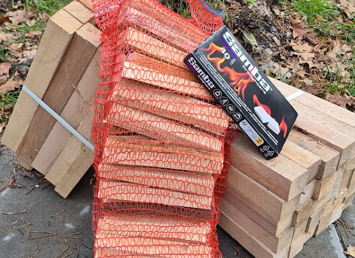 Ontspan in de jacuzzi bij Vakantiehuisje in Haarle, gelegen in het prachtige Salland, Overijssel.