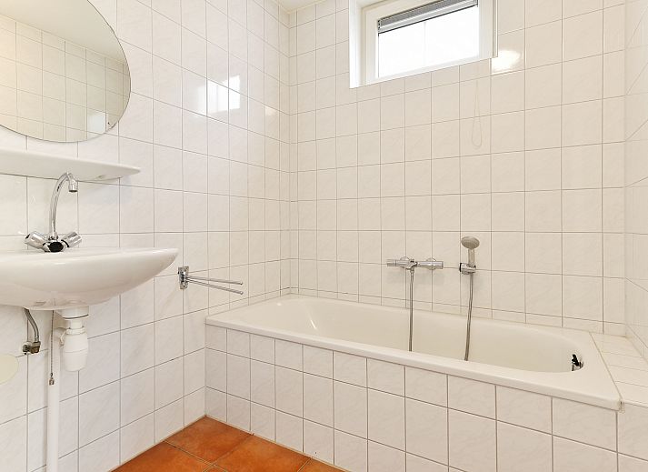 Landgoed De Hellendoornse Berg 6-persoons bungalow in Haarle, omgeven door groen in Salland, Overijssel.