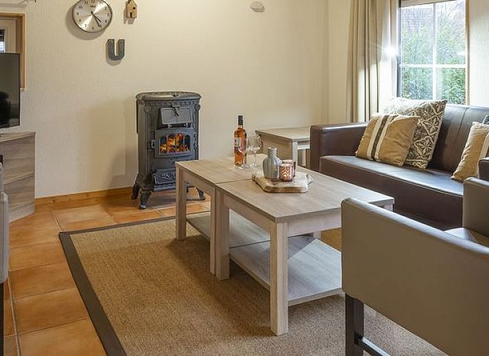 Attraktives Schlafzimmer im Landgoed De Hellendoornse Berg 4-Personen Bungalow Boere, gelegen in Haarle Hellendoorn, Salland, Overijssel.