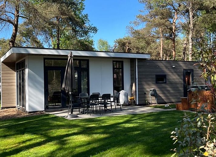 Enjoy the terrace at Holiday Home in Haarle, located in the nature of Hellendoorn, Overijssel.