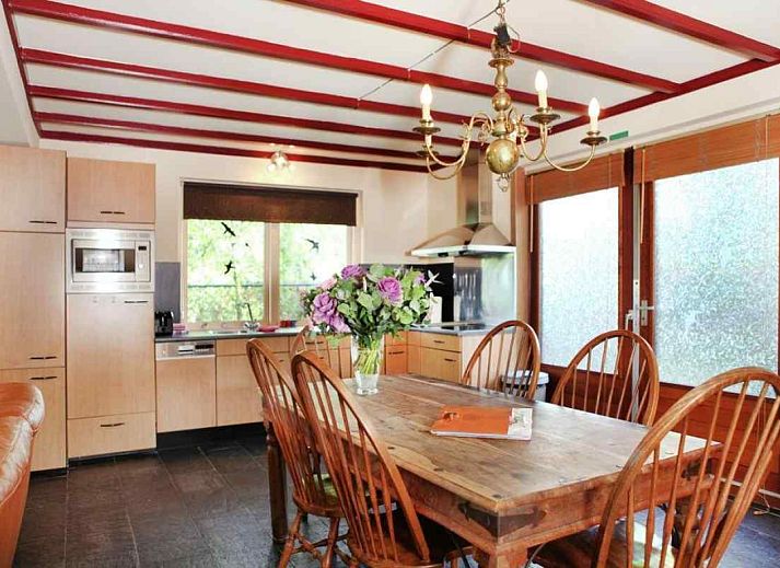 Charming vacation home OV114 in Kamperveen, Salland, with surrounding nature in Overijssel