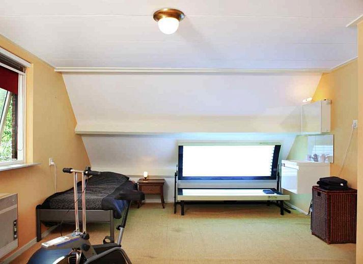 Front of vacation home OV114 in Kamperveen, with green garden in Salland, Overijssel