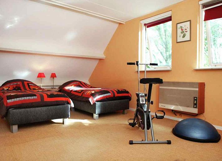 Spacious bedroom in vacation home OV114, Kamperveen, overlooking the nature of Overijssel