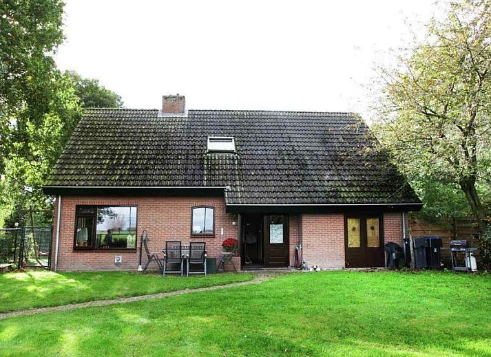 Spacious bedroom in vacation home OV114, Kamperveen, overlooking the nature of Overijssel
