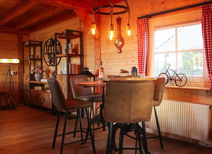 Beautiful terrace at Cottage in Hasselt, vacation home surrounded by nature in Salland, Overijssel.