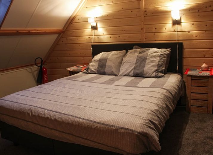 Play area with swing at Cottage in Hasselt, ideal vacation home for families in Salland, Overijssel.